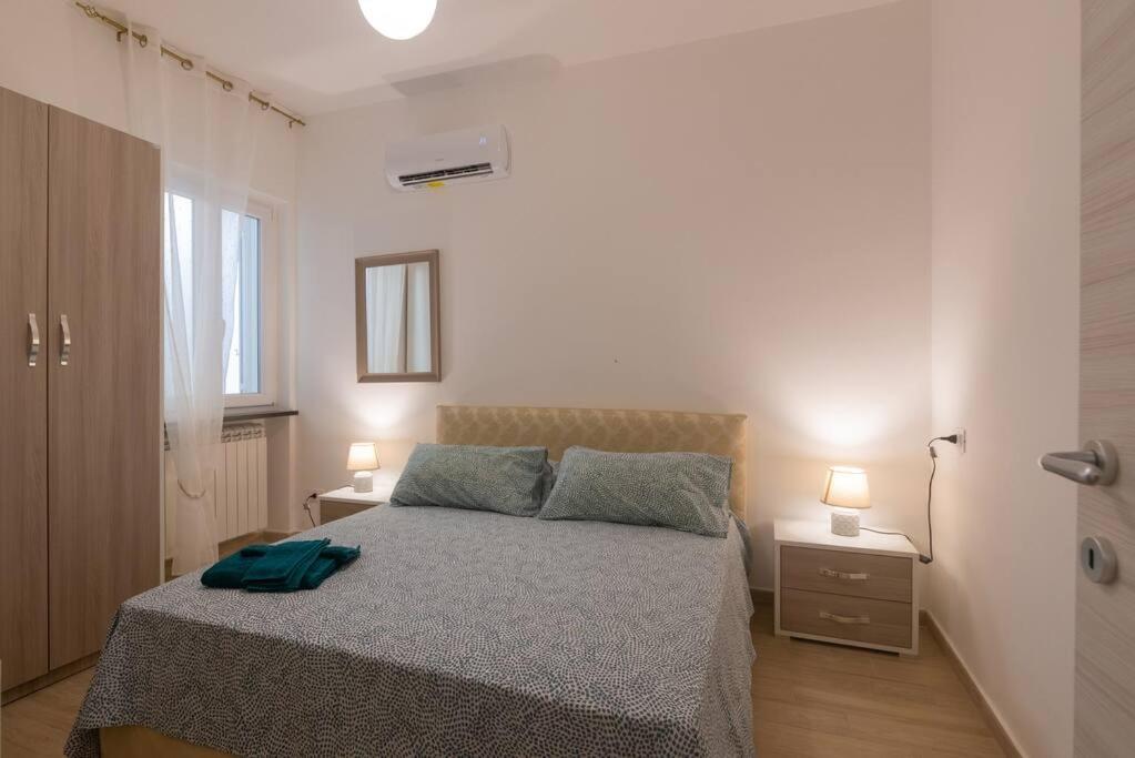 Apartment House Riva 2 *